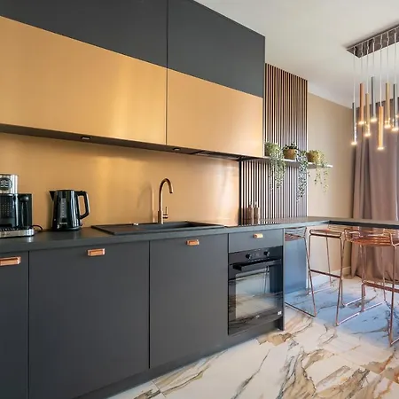 Golden Rose Apartament *